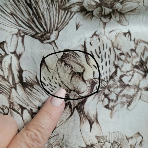 Vintage Banana Republic Heritage Silk Blouse  Size Medium - Picture 8 of 8